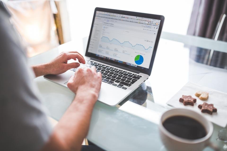 Funil de vendas com e-mail marketing e IA: o sistema que vende infoproduto no automático